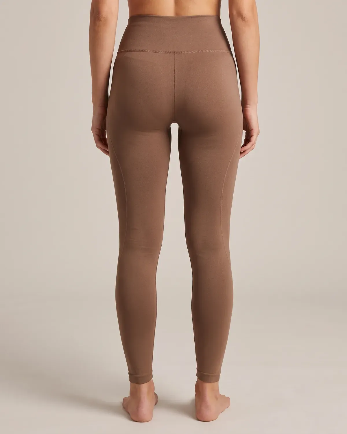 Contour Seamless Legging in Mocha, back